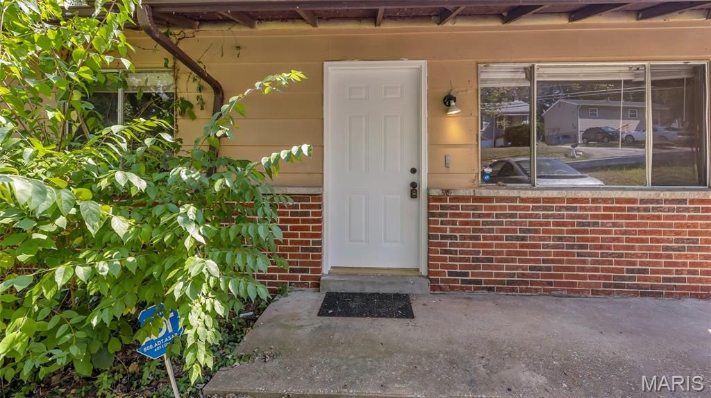 Photo of 10062 Bon Oak Drive, St Louis, MO 63136 (MLS # 26028396)