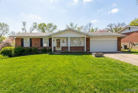 Photo of 3588 Eileen Ann Drive, St Louis, MO 63129 (MLS # 26007665)