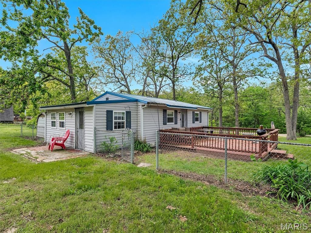 Photo of 1164 Pawnee Drive, Cuba, MO 65453 (MLS # 26022253)