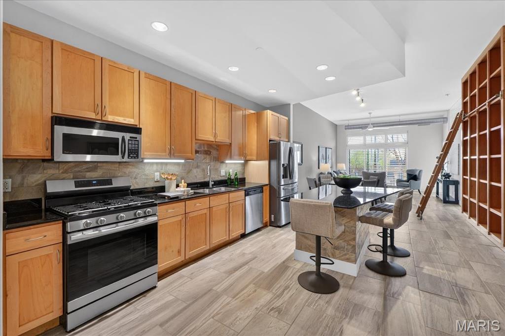 Hi-Pointe Lofts A Condo The - Residential