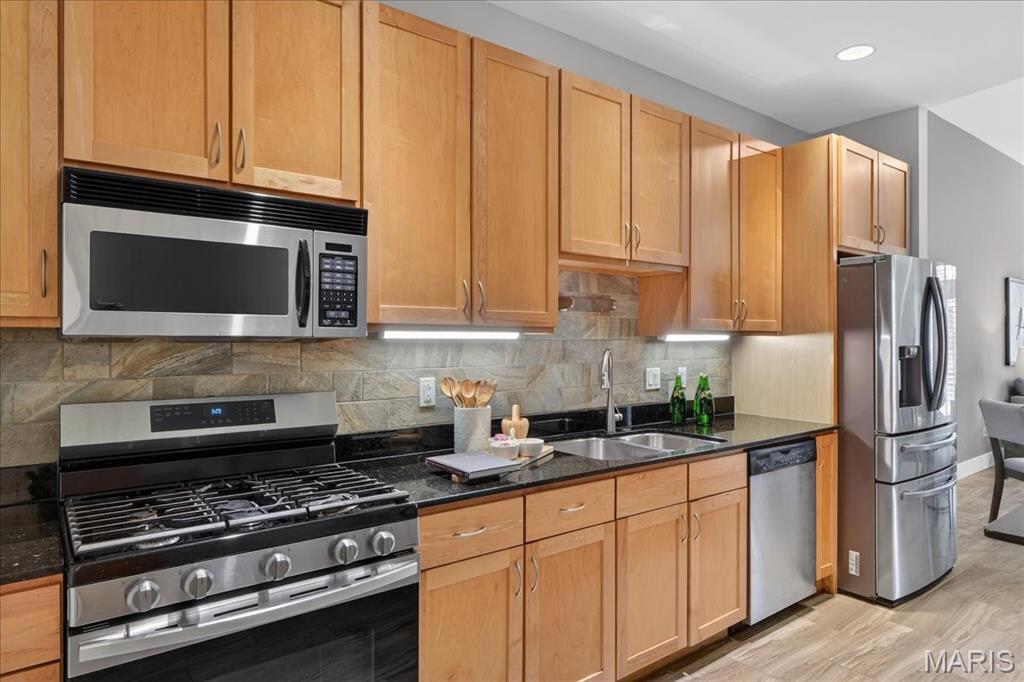 Hi-Pointe Lofts A Condo The - Residential