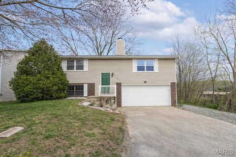 Photo of 1910 Grandview Drive, Cape Girardeau, MO 63701 (MLS # 26014685)