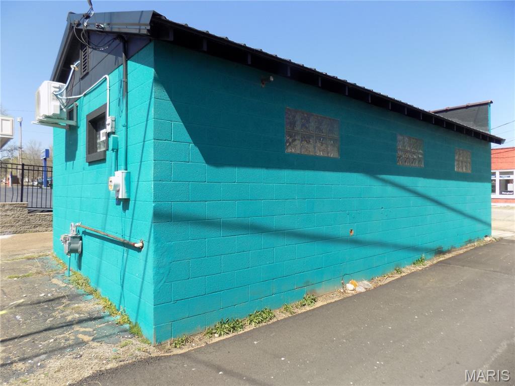 none - Commercial Sale