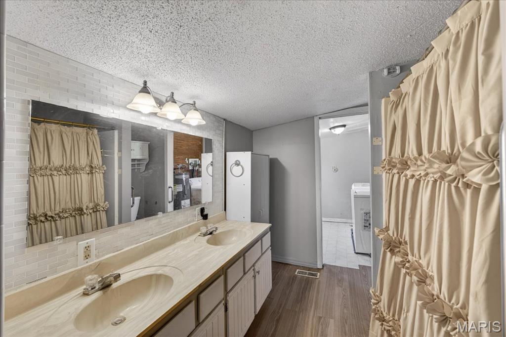 Lakeland Retreat - Residential