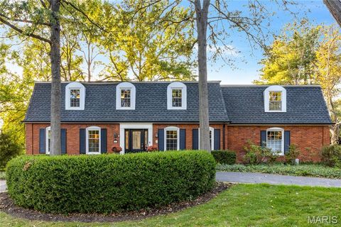 Photo of 1121 Westmoor Place, Town and Country, MO 63131 (MLS # 26009812)