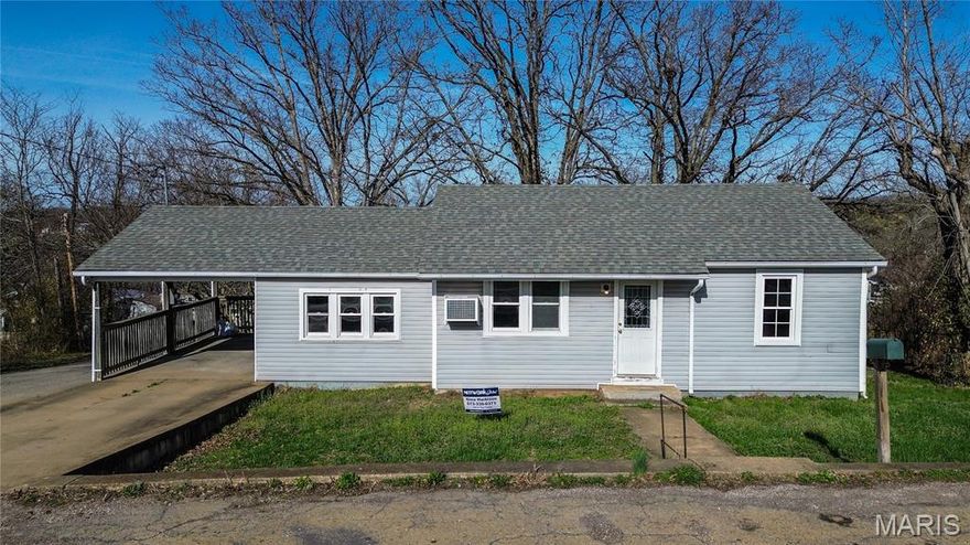 Stop renting and invest...I have found your handy-homeowner opportunity! This home offers a solid footprint and endless potential for the right buyer. This is the perfect home to make you a homeowner and improve as you go, adding equity with your vision and personal touches. Call me for your personal showing today! I would love to show you how you can turn your vision into a comfy, cozy place to call home!