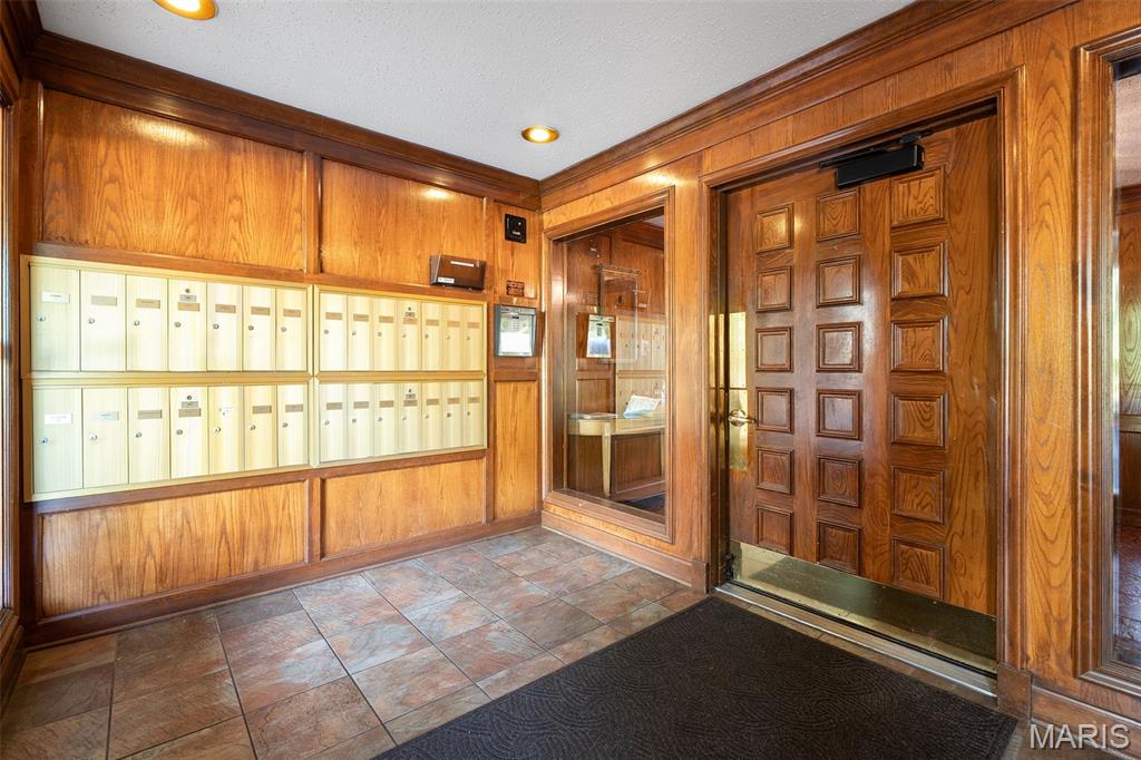 450 W Adams Avenue 14