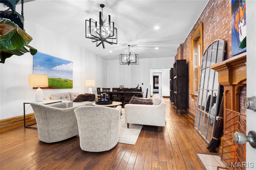 St Louis, Missouri 63104, United States, 3 Bedrooms Bedrooms, ,3 BathroomsBathrooms,Residential,Active,128225