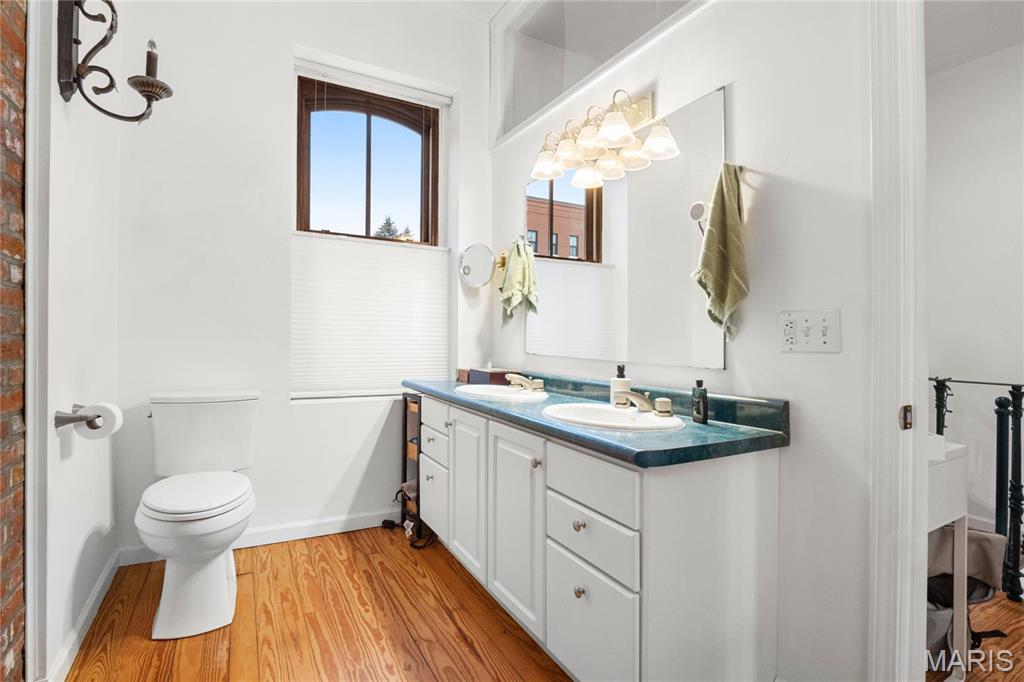 St Louis, Missouri 63104, United States, 3 Bedrooms Bedrooms, ,3 BathroomsBathrooms,Residential,Active,128225