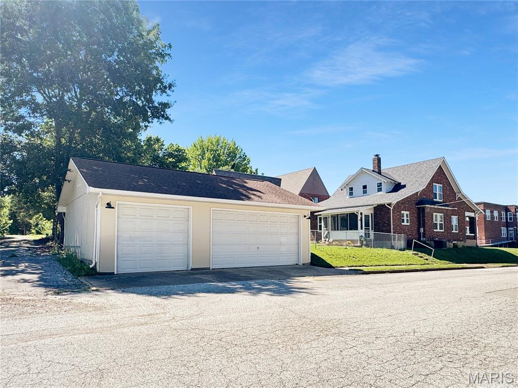 500 W End Avenue