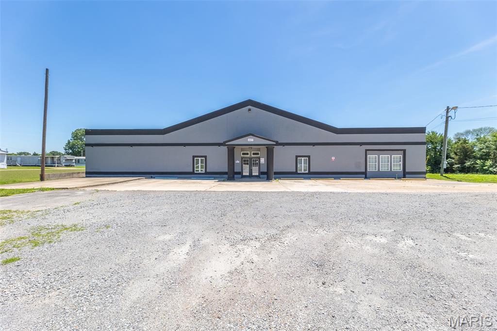 Photo 1 of 26 — 602 E Outer Road, Poplar Bluff, MO 63901