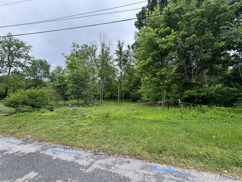 Photo of 2900 Doddridge Avenue, Maryland Heights, MO 63043 (MLS # 26031456)