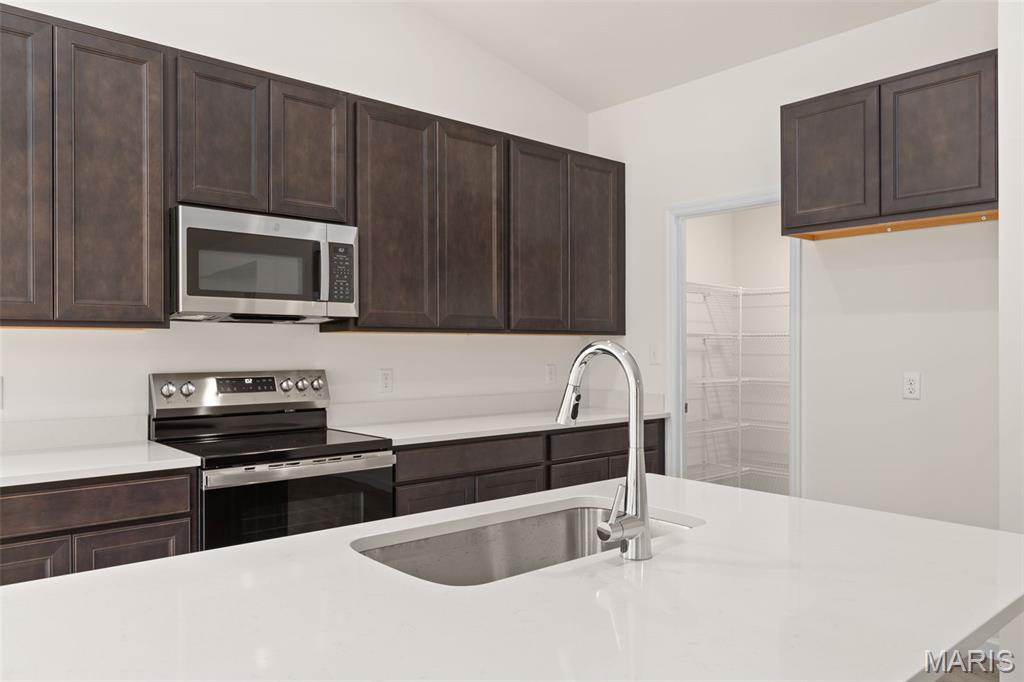 Louiselle 6 - Residential