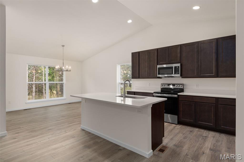 Louiselle 6 - Residential