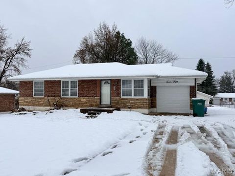1250 Admiral Drive Bellefontaine Nghbrs MO 63137