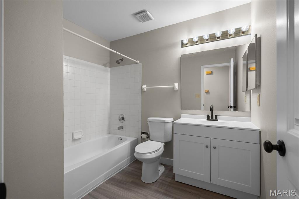 Sandalwood Creek Condo Ph Six-A - Residential