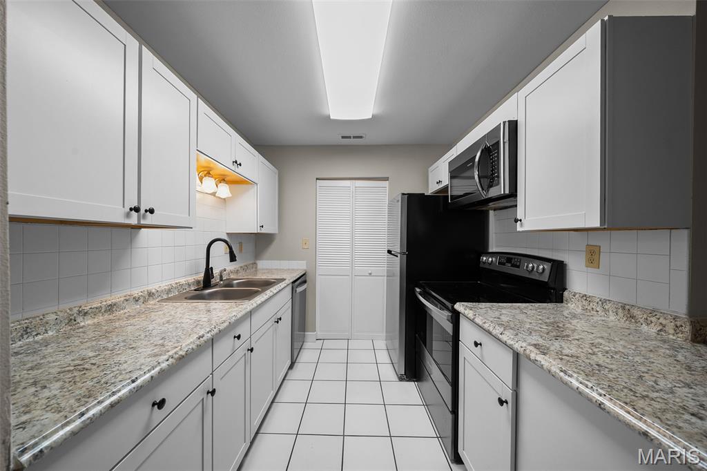 Sandalwood Creek Condo Ph Six-A - Residential