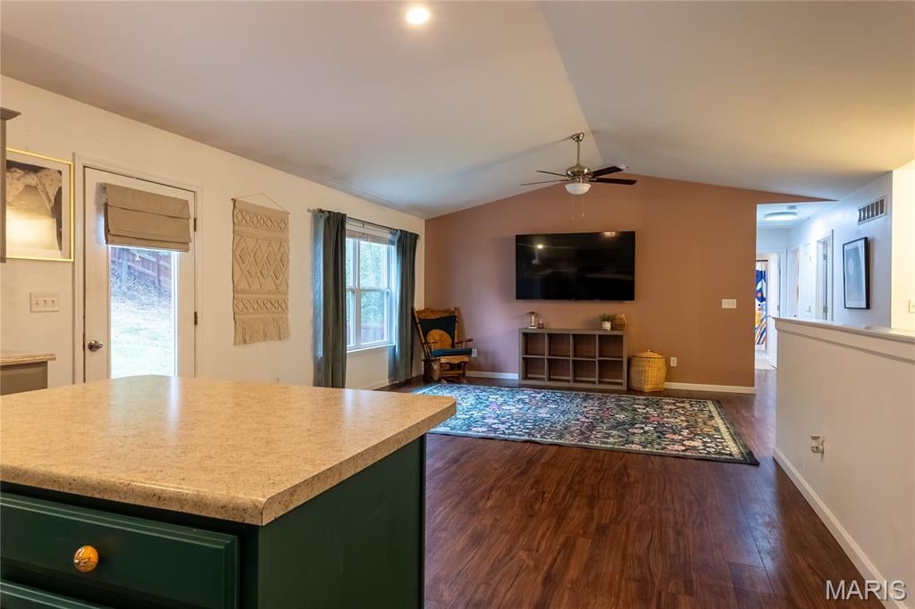 33 Cuivre River Drive