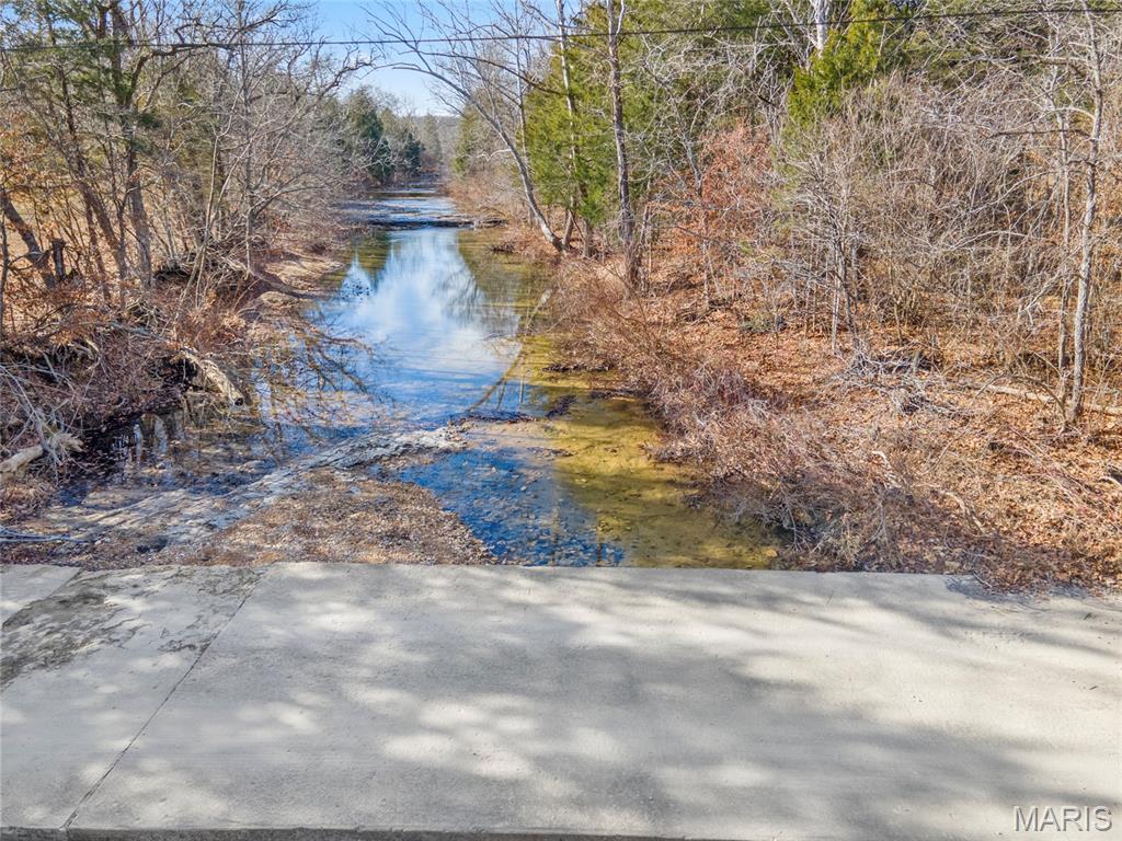 Brook Hollow 02 - Land