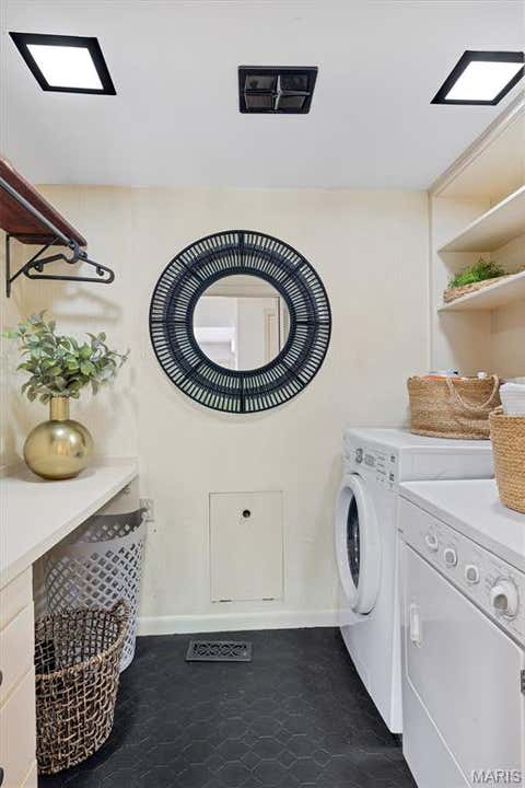 Tiny photo for 1901 W Adams Avenue, Kirkwood, MO 63122 (MLS # 26040230)