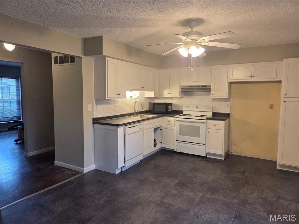 Hidden Meadow Condo 5 - Residential Lease