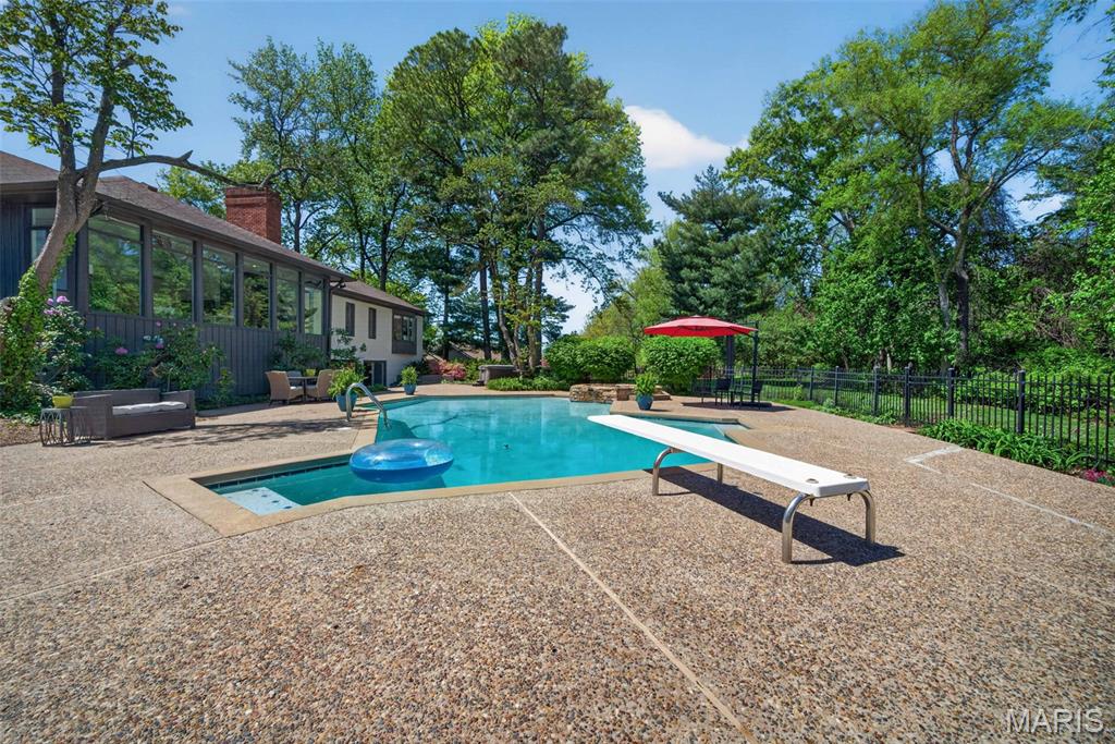 Ladue Farm Estates - Residential