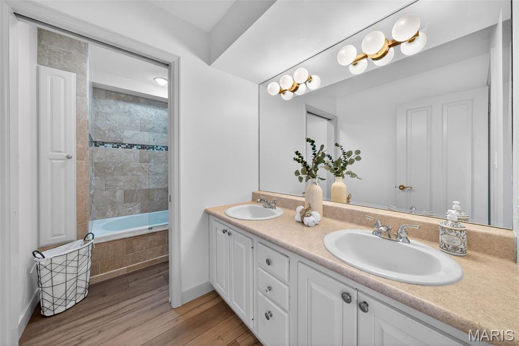 Ladue Farm Estates - Residential