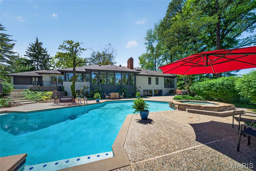 Ladue Farm Estates - Residential