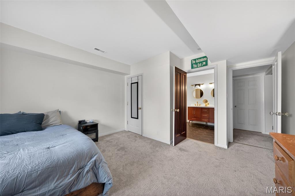 Ladue Farm Estates - Residential