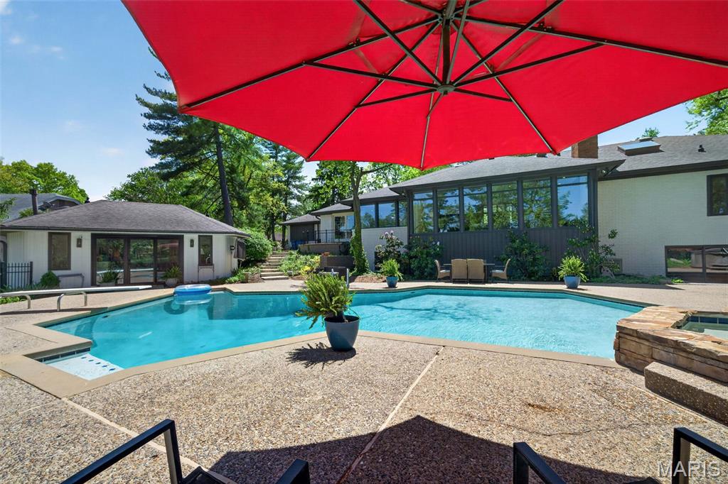 Ladue Farm Estates - Residential