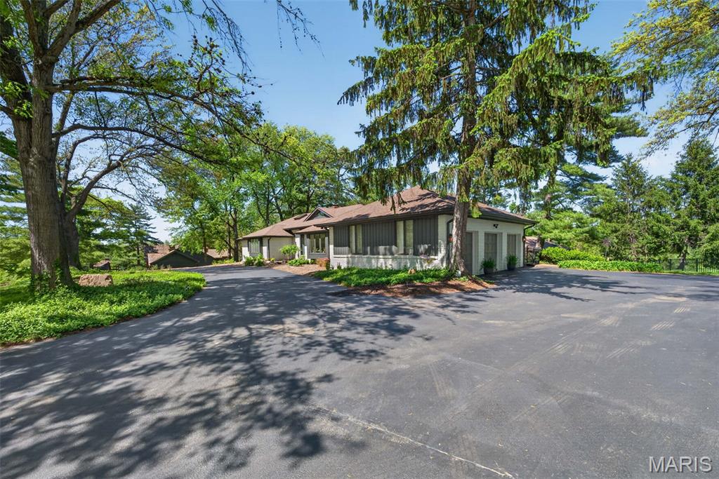 Ladue Farm Estates - Residential