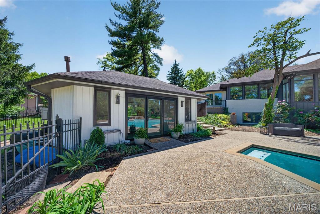 Ladue Farm Estates - Residential