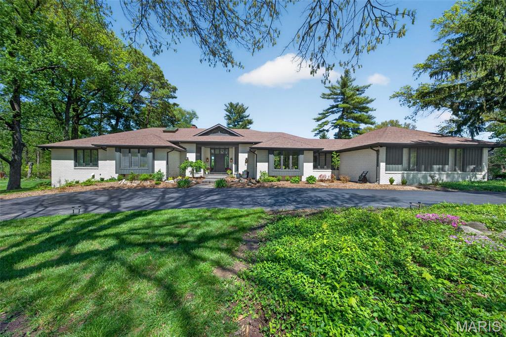 Ladue Farm Estates - Residential