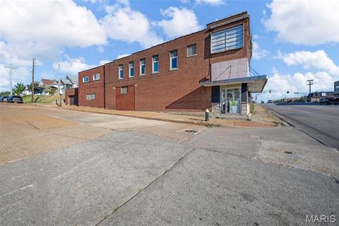 Tiny photo for 1325 Hampton Avenue, St Louis, MO 63139 (MLS # 25070428)
