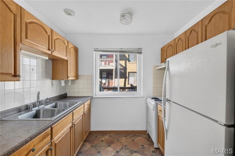 Tiny photo for 2106 Bellevue Avenue, Maplewood, MO 63143 (MLS # 26068926)