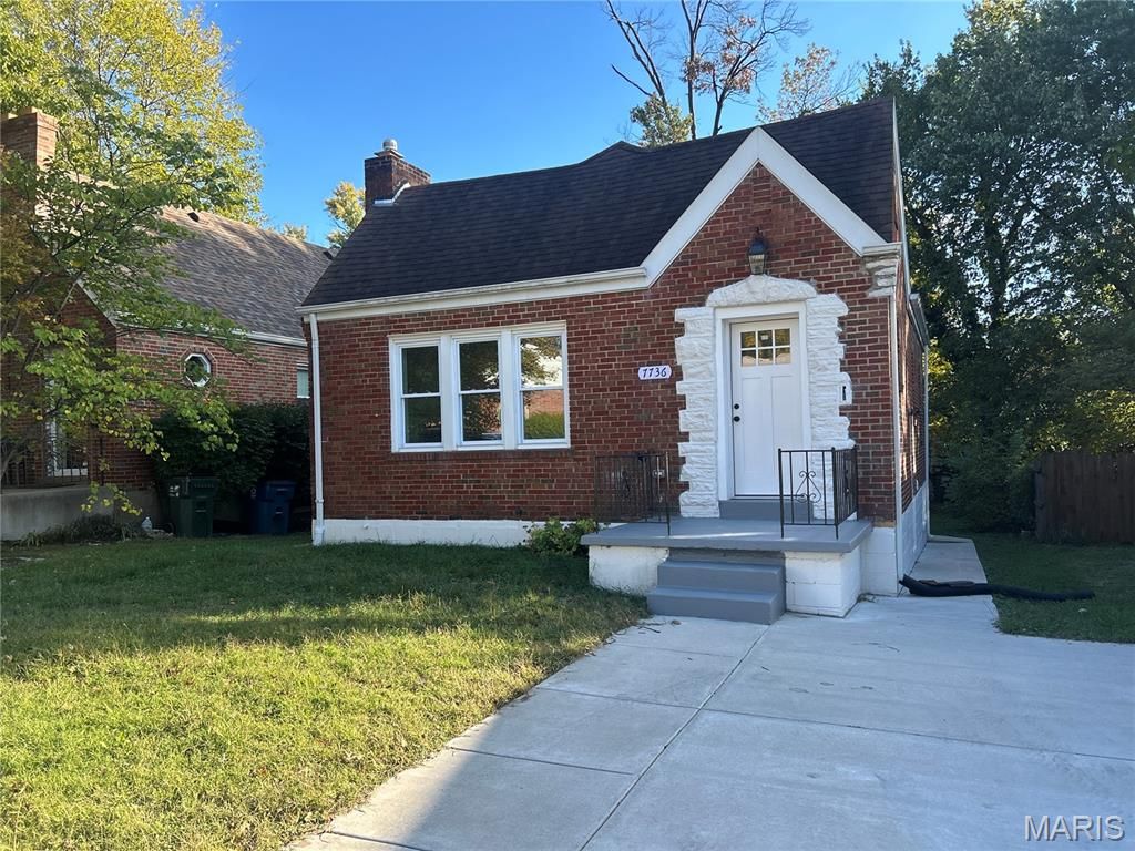 Photo of 7736 W Ranken Avenue, Richmond Heights, MO 63117 (MLS # 25072507)