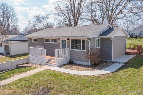 Photo of 1015 N 4th Street, Vandalia, IL 62471 (MLS # 26015022)