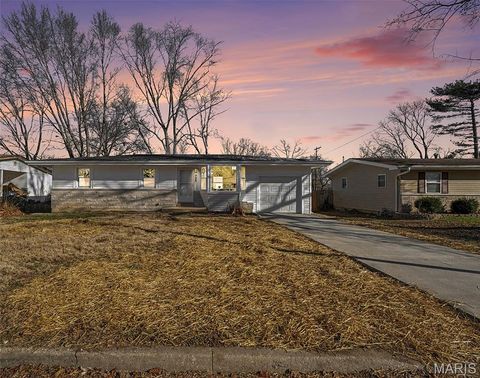 725 Riderwood Drive Hazelwood MO 63042