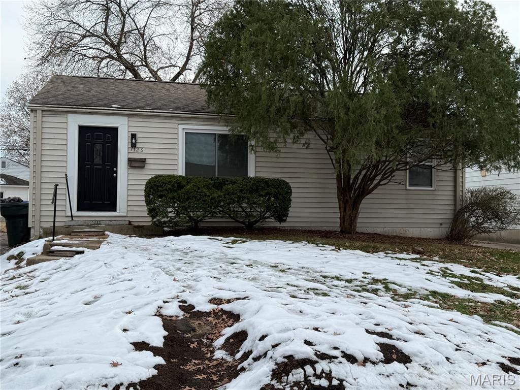 Photo of 7128 Yates Street, St Louis, MO 63116 (MLS # 25079745)