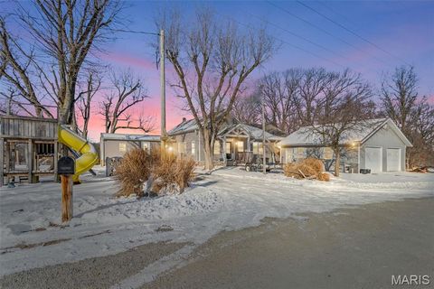 1272 NE 700 Avenue Roodhouse IL 62082