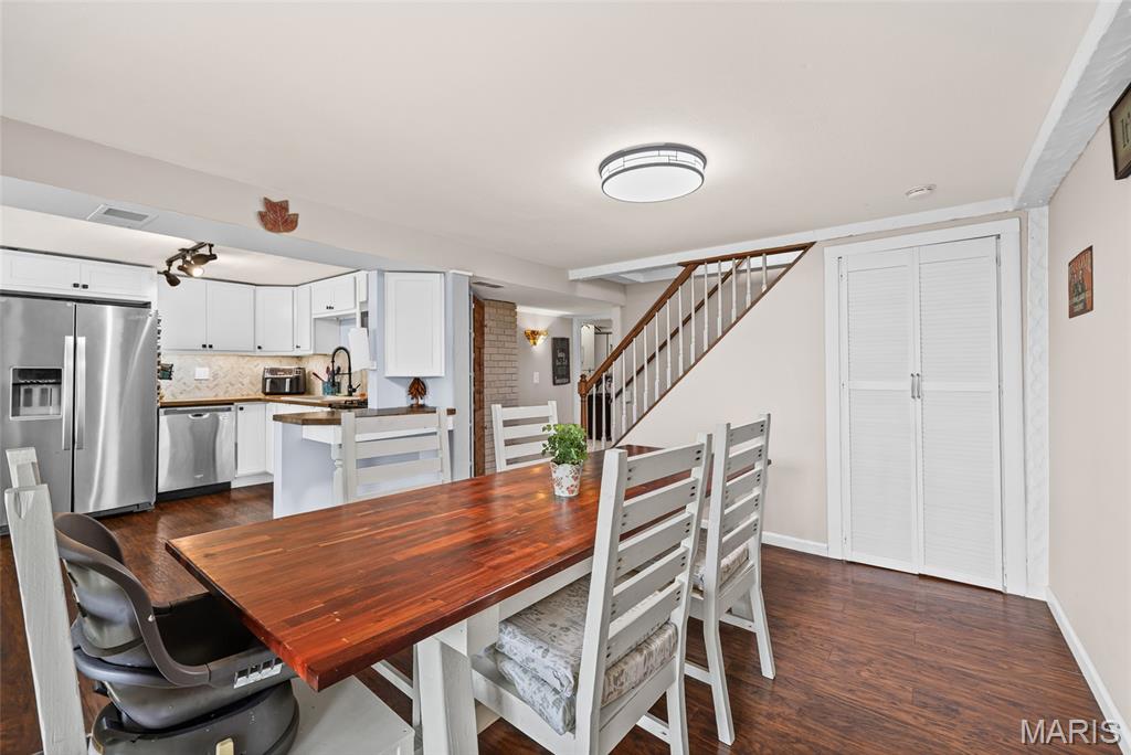 01/Cedar Hill Lakes - Residential