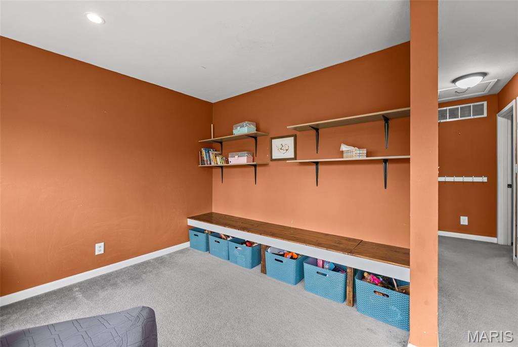 01/Cedar Hill Lakes - Residential