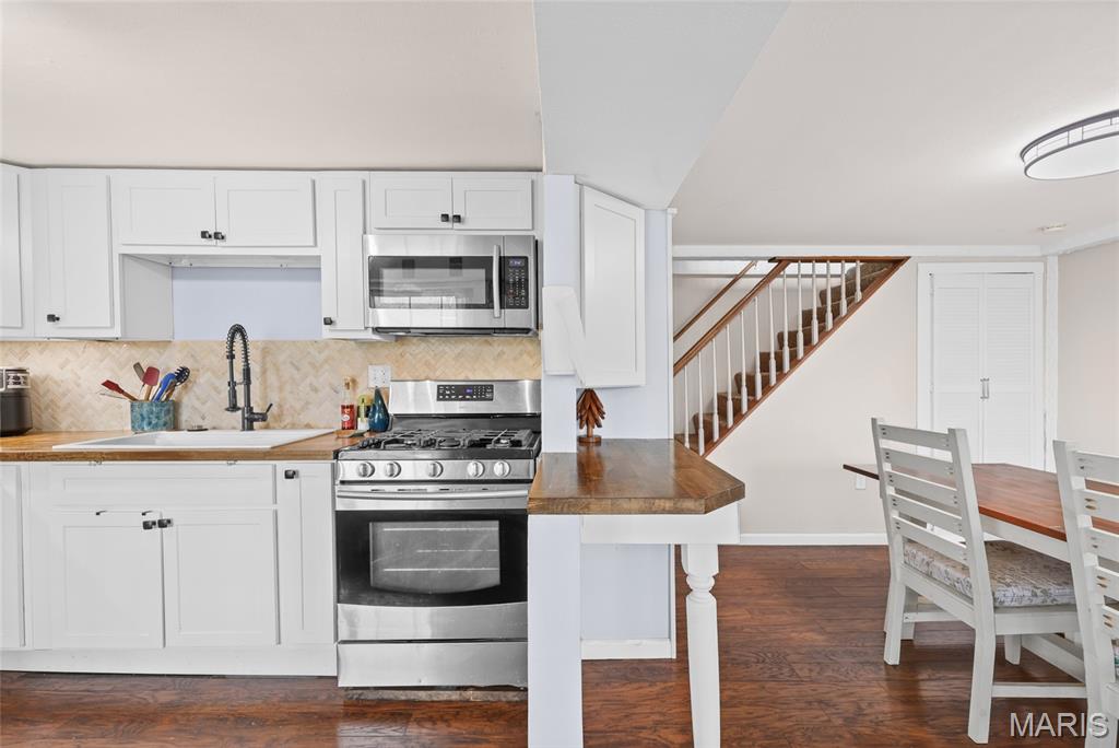 01/Cedar Hill Lakes - Residential