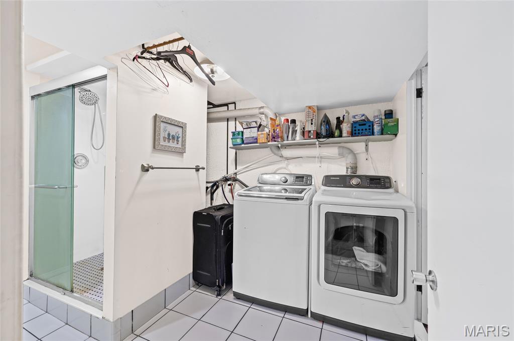 01/Cedar Hill Lakes - Residential