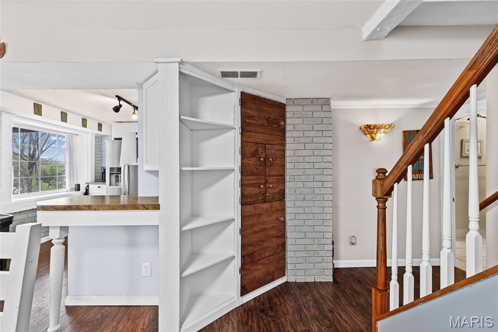 01/Cedar Hill Lakes - Residential