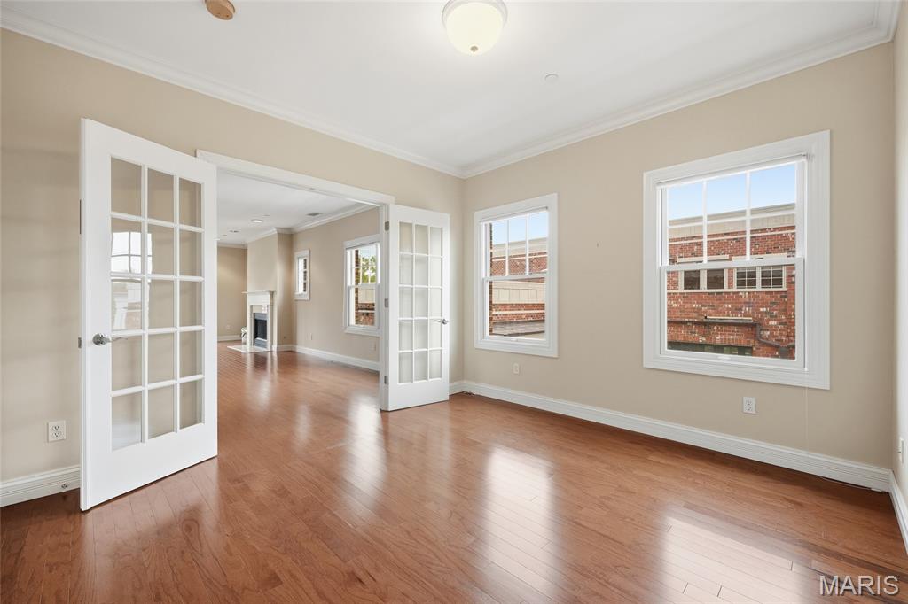 211 N Taylor Avenue 201