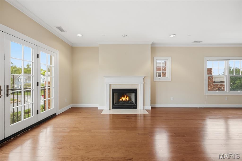 211 N Taylor Avenue 201