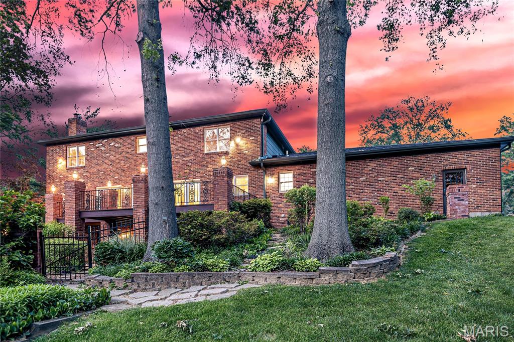 883 Amersham Drive