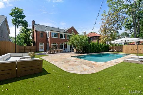 20 Ridgemoor Drive Clayton MO 63105