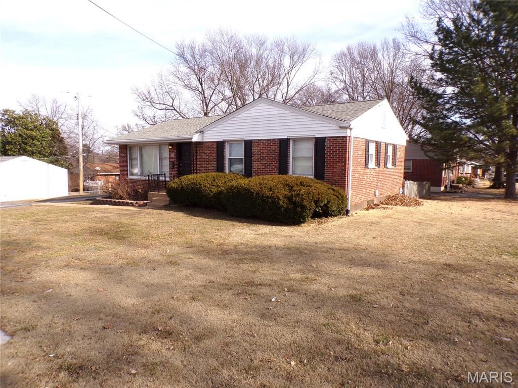 Photo of 860 Graham Road, Florissant, MO 63031 (MLS # 26003269)